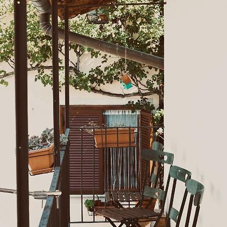 Casa Lobe - Charming Apartment In Village Centre La Morra Extérieur photo