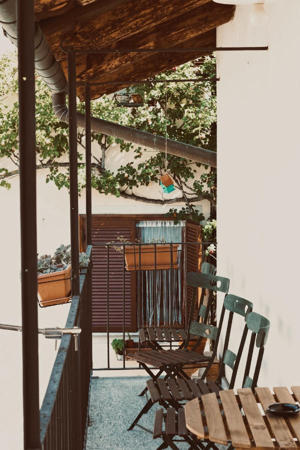 Casa Lobe - Charming Apartment In Village Centre La Morra Extérieur photo