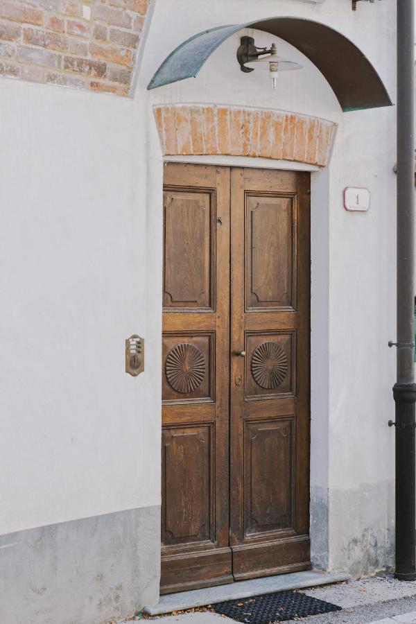 Casa Lobe - Charming Apartment In Village Centre La Morra Extérieur photo