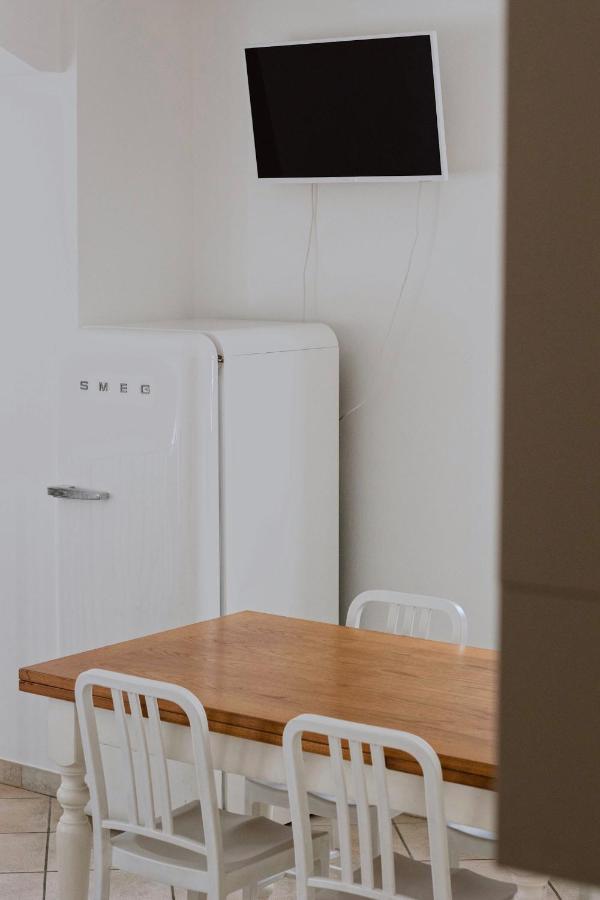 Casa Lobe - Charming Apartment In Village Centre La Morra Extérieur photo