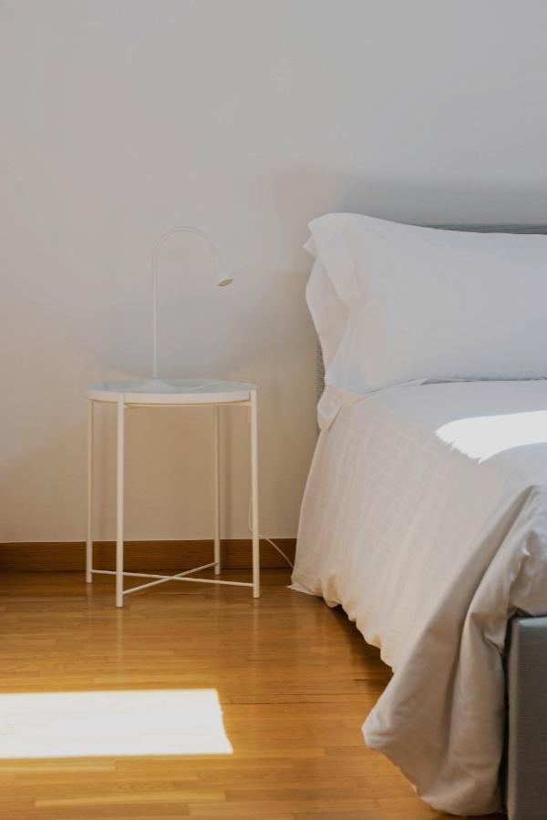 Casa Lobe - Charming Apartment In Village Centre La Morra Extérieur photo